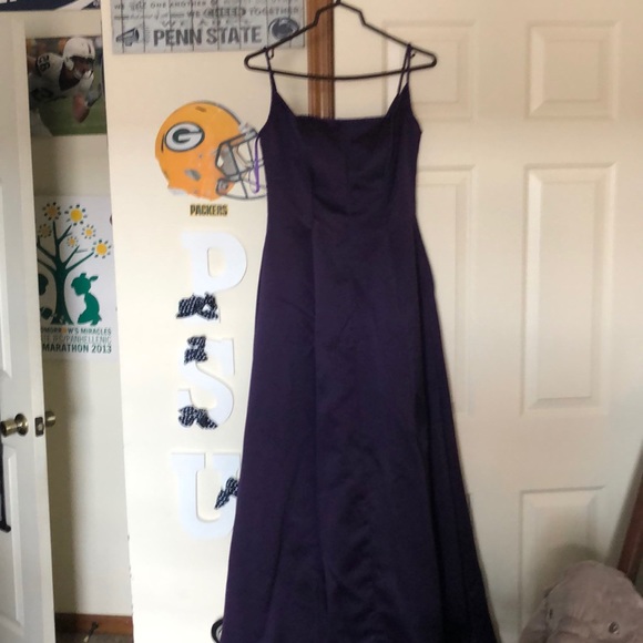 Bridesmaid dress size 12 with sash. Worn once. - Picture 1 of 5